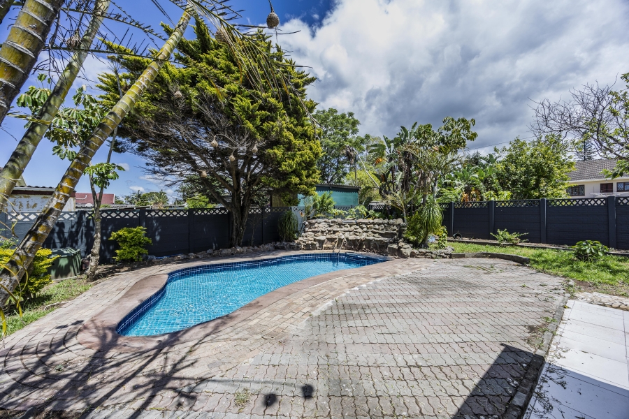 5 Bedroom Property for Sale in Sunnyridge Eastern Cape